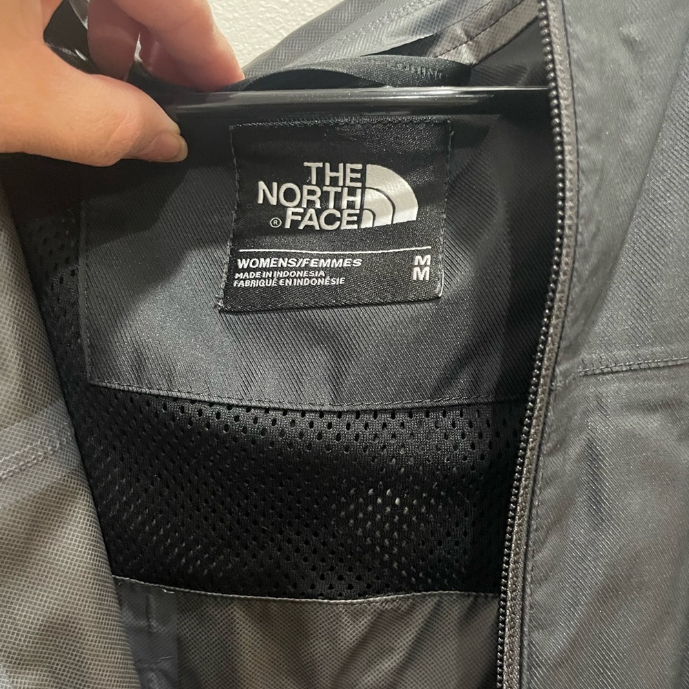 North Face jacket (shell) - Picture 3 of 3